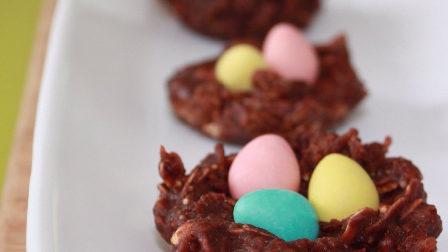 A fun Easter egg cookie recipe that requires no baking, is easy to make, and kids can help out with most steps.