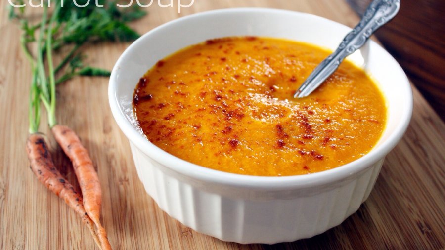 Carrot soup recipe using fall ingredients and some extras that give it a nice rich fall flavour.