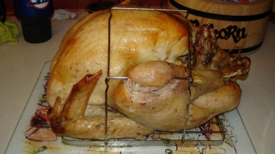 Step by step intructions for preparing and cooking a turkey